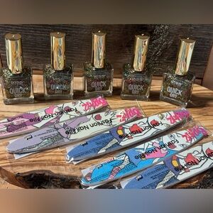 Lot of 5 Kiss Quick Dry Polish RED-GREEN-YELLOW SPARKLE with 5-Fashion Nail File